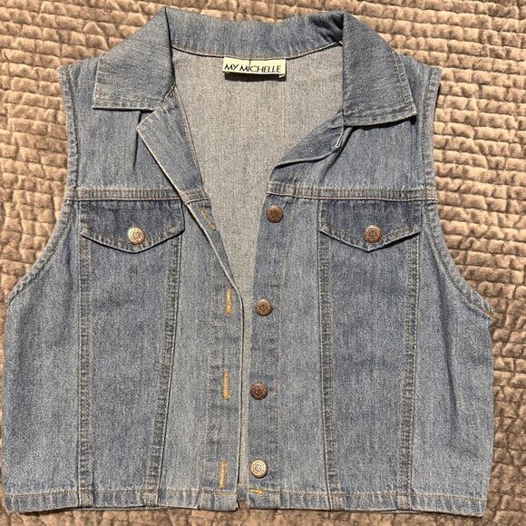 My Michelle vintage denim vest 2 front pockets and engraved flower butto… - Picture 15 of 17
